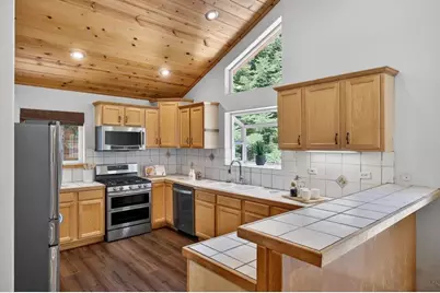 10694 Laurelwood Drive, Truckee, CA 96161 - Photo 9