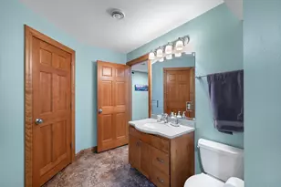 10137 N Kenilworth Ct, Mequon, WI 53092 - Photo 33