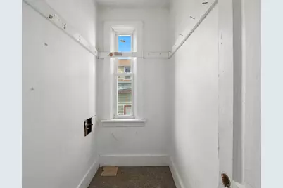 2071 S 12th St, Milwaukee, WI 53204 - Photo 11