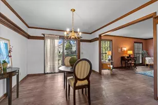 1012 W Cedar Ridge Ct, Mequon, WI 53092 - Photo 7