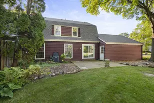 1012 W Cedar Ridge Ct, Mequon, WI 53092 - Photo 27