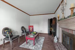 1012 W Cedar Ridge Ct, Mequon, WI 53092 - Photo 15