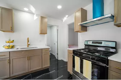 2435 N 57th St, Milwaukee, WI 53210 - Photo 13