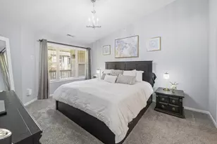 8685 S Deerwood Ln, Franklin, WI 53132 - Photo 17