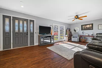 981  Cedar Dr, Burlington, WI 53105 - Photo 3