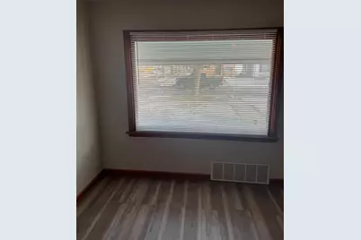 4877 N 40th St, Milwaukee, WI 53209 - Photo 9