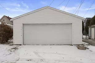 3680 S Alabama Ave, Milwaukee, WI 53207 - Photo 17