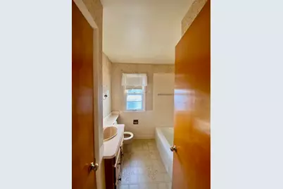 2007  Arlington Ave, Racine, WI 53403 - Photo 9