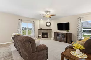 W278N6928 Leslie Ln, Merton, WI 53029 - Photo 5