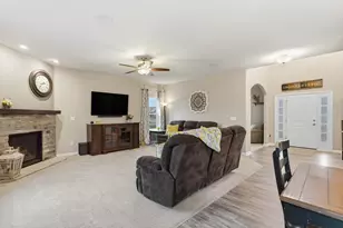 W278N6928 Leslie Ln, Merton, WI 53029 - Photo 7