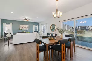 W139N6328 Bridal Wreath Ln, Menomonee Falls, WI 53051 - Photo 11