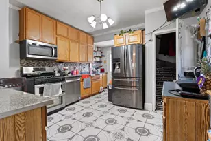 2068 S 32nd St, Milwaukee, WI 53215 - Photo 7