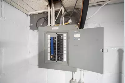 2960 S 15th Pl, Milwaukee, WI 53215 - Photo 13