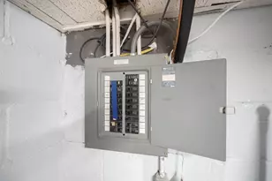 2960 S 15th Pl, Milwaukee, WI 53215 - Photo 13