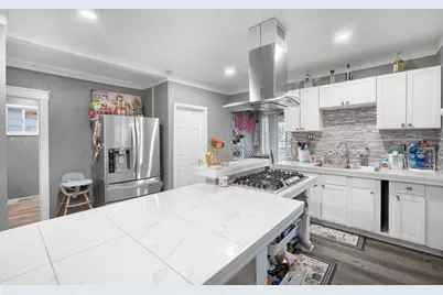 2960 S 15th Pl, Milwaukee, WI 53215 - Photo 3