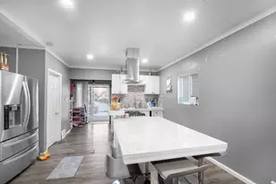 2960 S 15th Pl, Milwaukee, WI 53215 - Photo 5