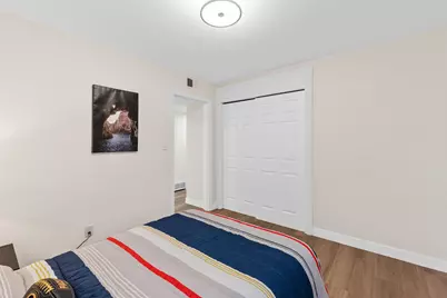 8424 N Fox Croft Ln, Fox Point, WI 53217 - Photo 13