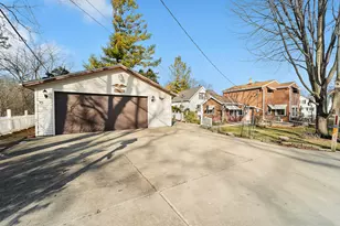 13601 W Prospect Dr, New Berlin, WI 53151 - Photo 7