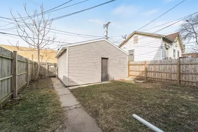 2211 S 12th St, Milwaukee, WI 53215 - Photo 9