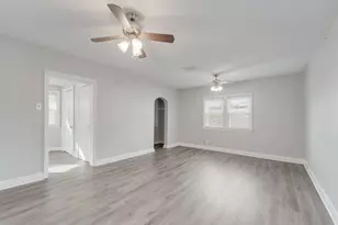 2211 S 12th St, Milwaukee, WI 53215 - Photo 17