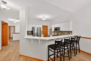 772 Bridlewood Dr, Hartford, WI 53027 - Photo 9