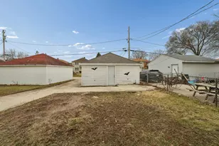4045 N Montreal St, Milwaukee, WI 53216 - Photo 21