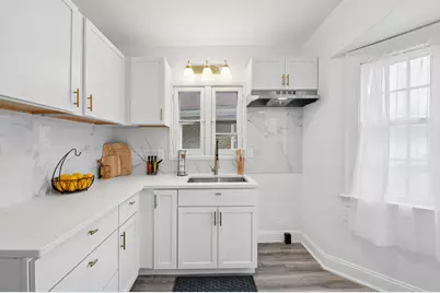 4045 N Montreal St, Milwaukee, WI 53216 - Photo 9