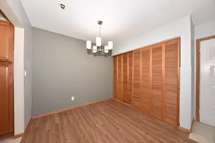 10625 N Ivy Ct, Mequon, WI 53092 - Photo 7