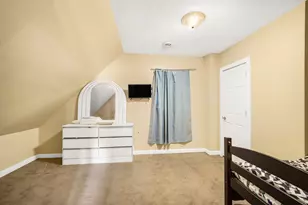 2375 S 15th Pl, Milwaukee, WI 53215 - Photo 3