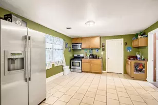 2375 S 15th Pl, Milwaukee, WI 53215 - Photo 7