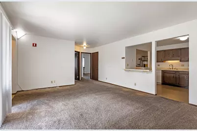 10818 W Donna Dr, Milwaukee, WI 53224 - Photo 3
