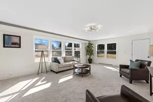 9032 N Regent Rd, Bayside, WI 53217 - Photo 9