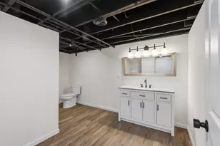 9032 N Regent Rd, Bayside, WI 53217 - Photo 17