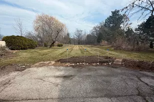 11004 N Range Line Rd, Mequon, WI 53092 - Photo 7