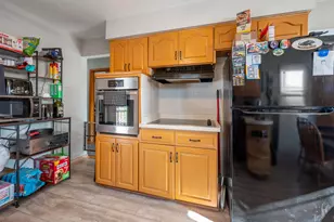 2571 S 68th St, Milwaukee, WI 53219 - Photo 9