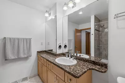 12975 N Colony Dr, Mequon, WI 53097 - Photo 25