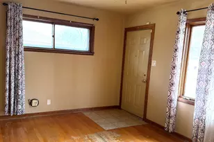 8830 W Acacia St, Milwaukee, WI 53224 - Photo 9