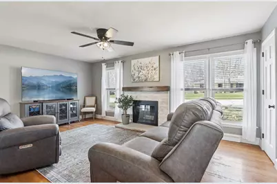 155  Concord Ln, West Bend, WI 53095 - Photo 5