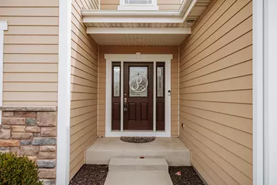 10194 S 34th St, Franklin, WI 53132 - Photo 5