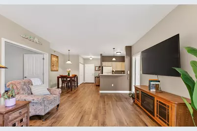 4120 S Lake Dr #159, Saint Francis, WI 53235 - Photo 11