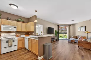 4120 S Lake Dr, Saint Francis, WI 53235 - Photo 9