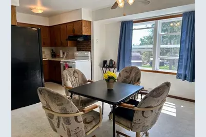 908  Kings Ridge Ct #E, West Bend, WI 53090 - Photo 5