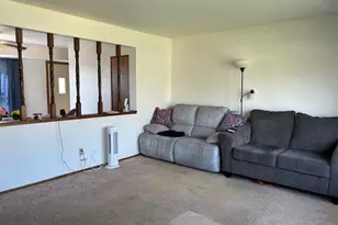 908 Kings Ridge Ct, West Bend, WI 53090 - Photo 3