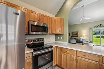 N204W16184  Jackson Dr, Jackson, WI 53037 - Photo 3