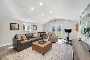 8570 W Hawthorne Ln, Franklin, WI 53132 - Photo 39
