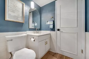 8570 W Hawthorne Ln, Franklin, WI 53132 - Photo 21