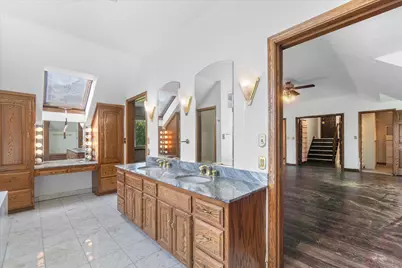 2003 S Valley Spring Dr, New Berlin, WI 53151 - Photo 41