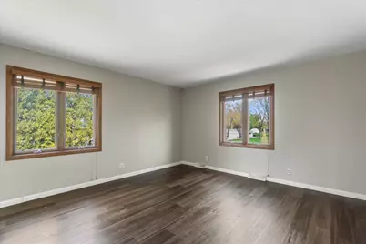 2003 S Valley Spring Dr, New Berlin, WI 53151 - Photo 33