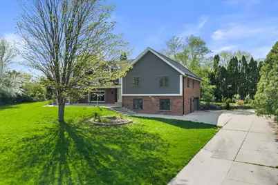2003 S Valley Spring Dr, New Berlin, WI 53151 - Photo 9