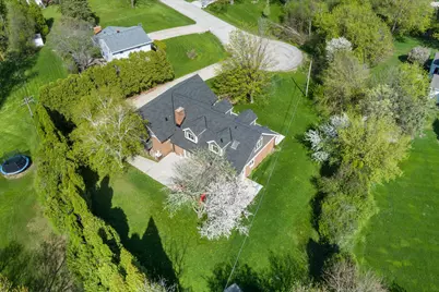 2003 S Valley Spring Dr, New Berlin, WI 53151 - Photo 5